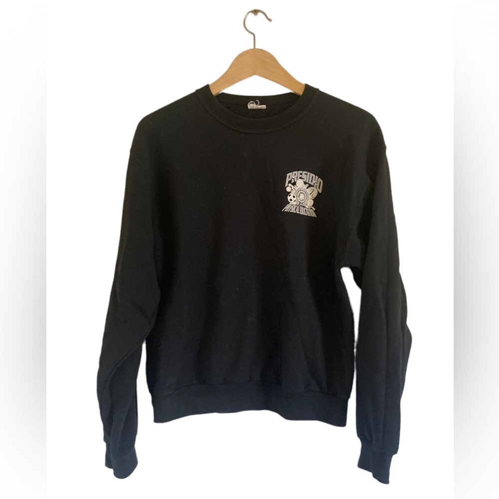 Black sweatshirt